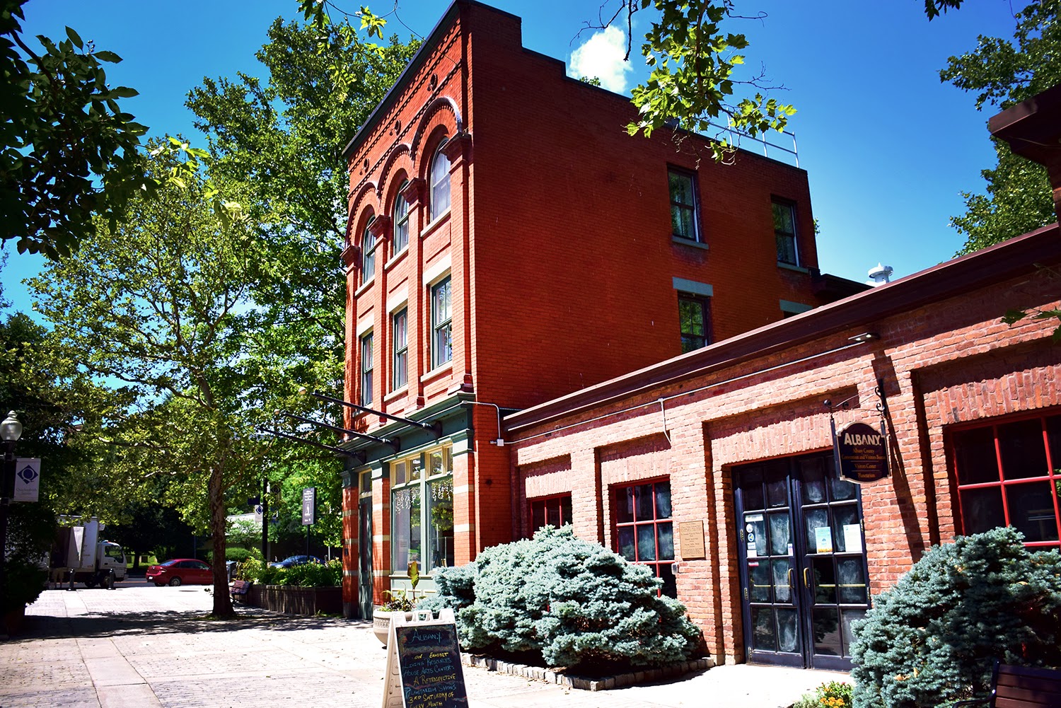 Exterior image of Discover Albany Visitors Center