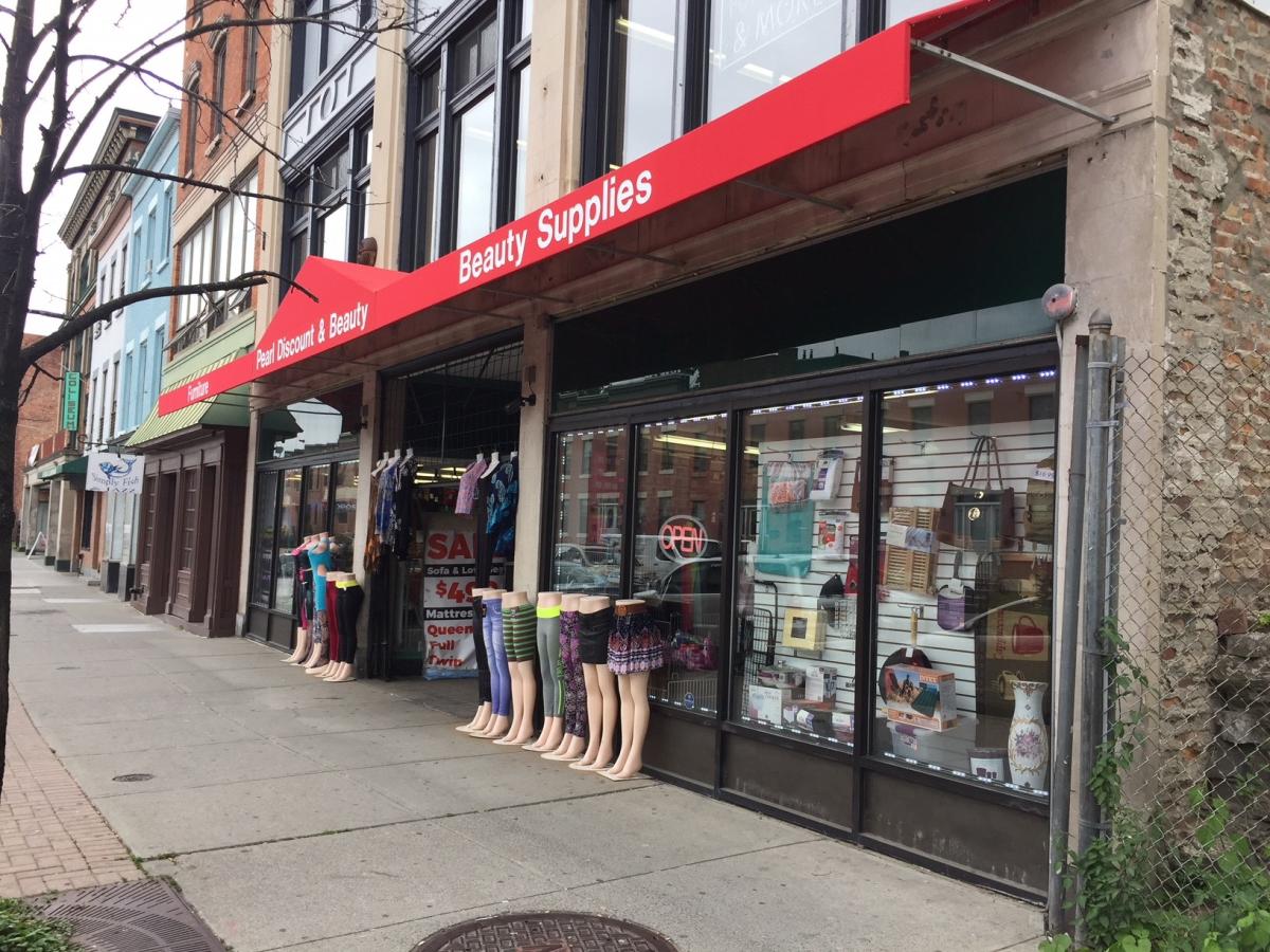 Storefront of Pearl Discount & Beauty