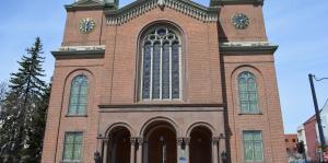 Exterior photo of the First Church in Albany