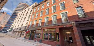 37 Maiden Lane Exterior