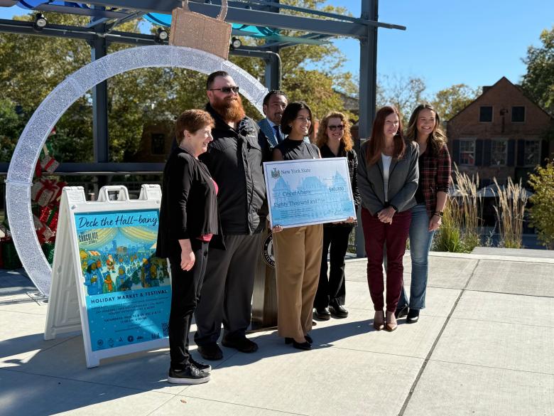 Photo of Assemblymember Gabriela Romero, Albany Mayor Kathy Sheehan, ParkAlbany Sean Pallidino, Executive Director Georgette Steffens, announcing event at Clinton Market 