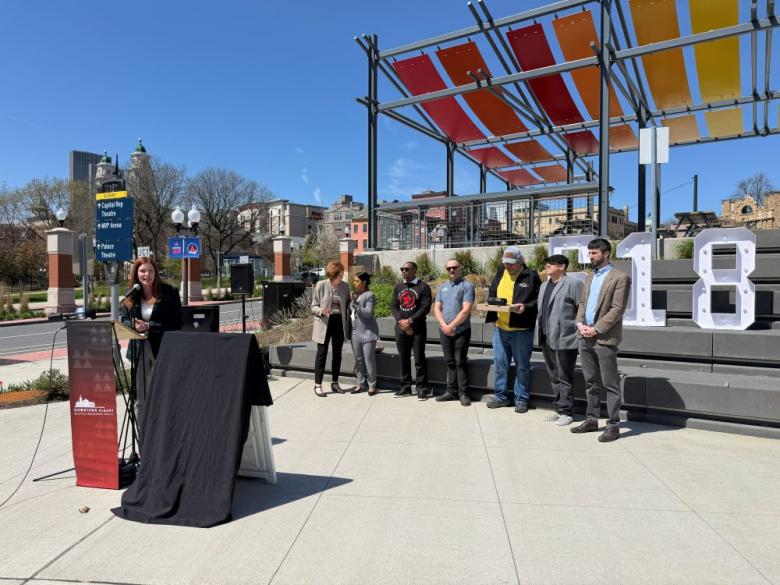 518 Day Presser Image